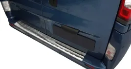 nakladka-na-zderzak-renault-trafic-ii-listwa