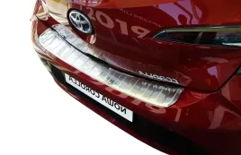 nakladka-na-zderzak-toyota-corolla-xii-hatchback-l