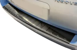 nakladka-na-zderzak-peugeot-5008-listwa