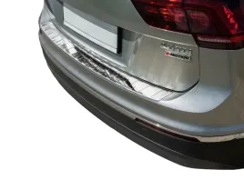 nakladka-na-zderzak-volkswagen-tiguan-ii-listwa