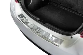 nakladka-na-zderzak-toyota-yaris-iii-hatchback-5d