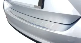 nakladka-na-zderzak-skoda-rapid-listwa