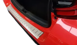 nakladka-na-zderzak-toyota-yaris-iv-hatchback-5d