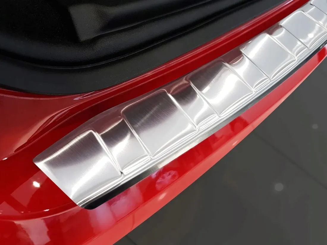 nakladka-na-zderzak-jaguar-e-pace-listwa