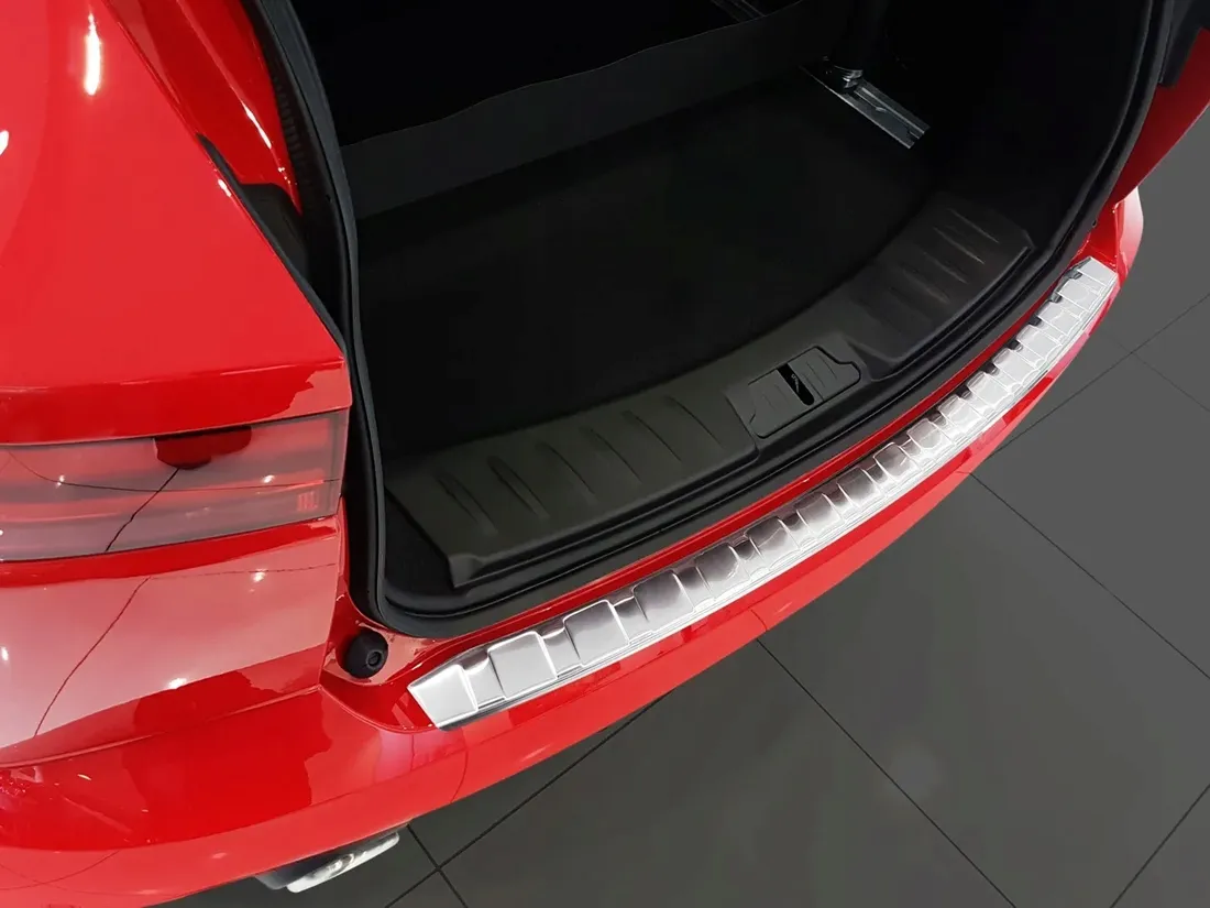 nakladka-na-zderzak-jaguar-e-pace-listwa