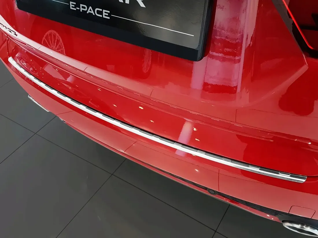 nakladka-na-zderzak-jaguar-e-pace-listwa