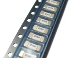 bsmd-s10a-bezpiecznik-ceramiczny-smd-10a-100sztuk
