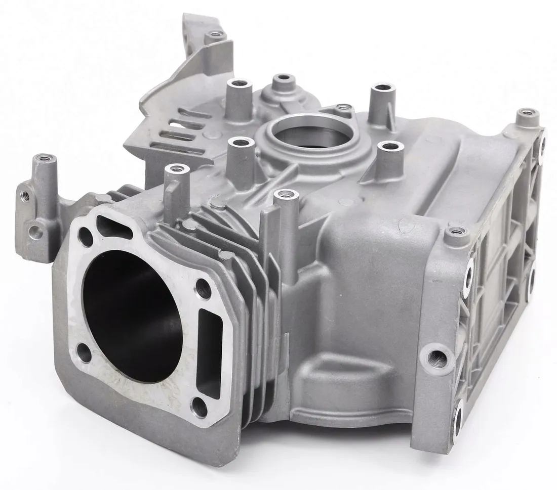 karter-silnika-z-cylindrem-he1