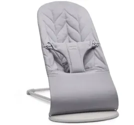 babybjorn-lezaczek-do-13-kg-bliss-woven-petal-quilt-light-grey