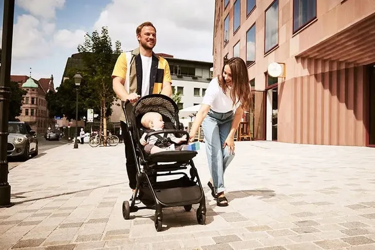 wozek-mini-by-easywalker-buggy-turn-360-black-stelaz-aluminiowy