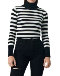 kc24111-dopasowany-sweter-z-golfem-w-paski-kontrast-20-l