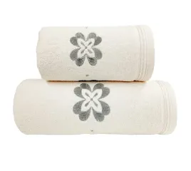 recznik-novella-z-eleganckim-haftem-70x130-kremowy