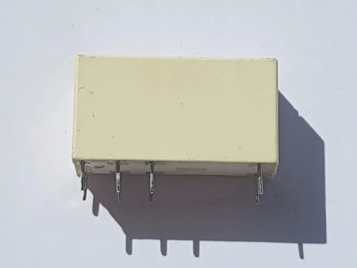 rm84-2012-35-1012-przekaznik-12v-2-x-8a-250vac-kod-producenta-rm84-2012-35-1012