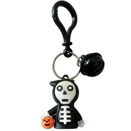 breloczek-halloween-swieto-zmarlych-kosciotrup-kosciotrupek-z-dynia-zabawne