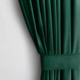 ameliahome-zaslona-velvet-klasyczny-na-przelotkach-140x245-butelkowa-zielen