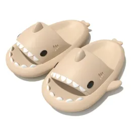 grube-klapki-na-basen-rekiny-antyposlizgowe-kapcie-shark-bezowe-bez-36-37