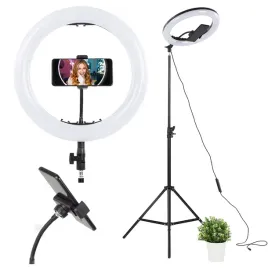 lampa-pierscieniowa-z-regulacja-na-statywie
