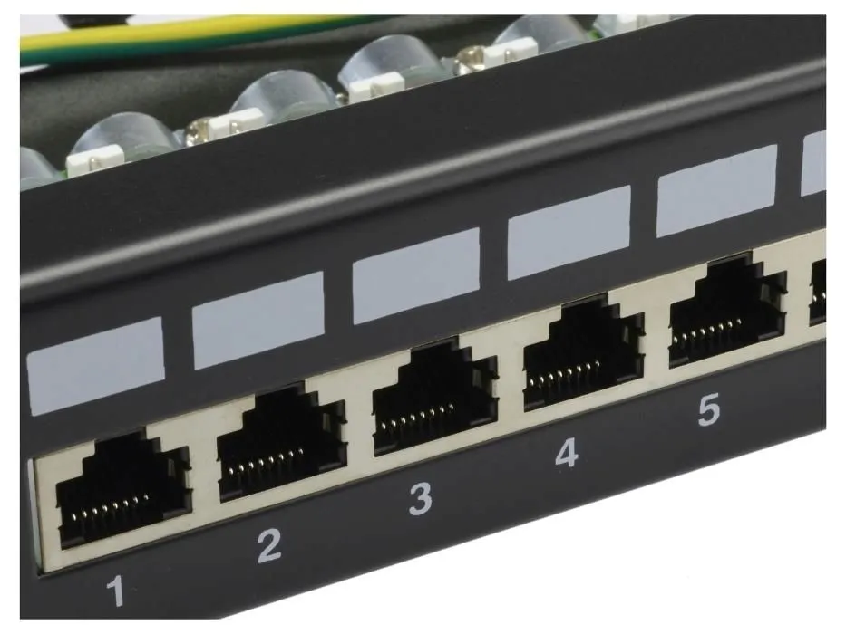 neku-patchpanel-kat-5e-19-24p-ftp-z-polka-1u