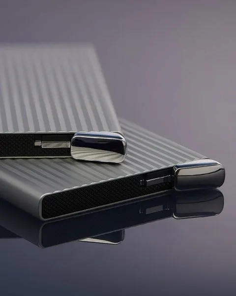 portfel-secrid-rfid-cardprotector-fluted-black-rodzaj-etui-na-karty