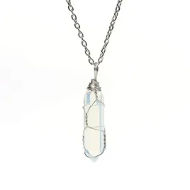 ciekawy-naszyjnik-naturalny-kamien-opal-ozdobna-bizuteria-modny-wisiorek