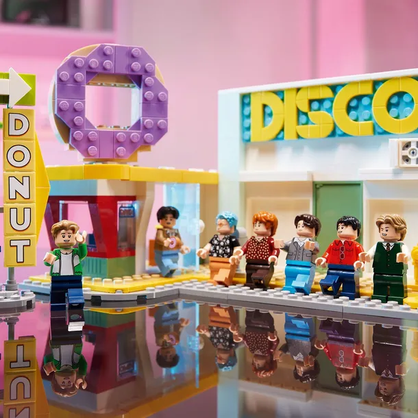 klocki-lego-dynamit-bts-749-elementow-minimalny-wiek-dziecka-18