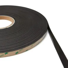 ferrytowa-tasma-magnetyczna-12x15-mm-z-klejem-marki-300lse-1-metr