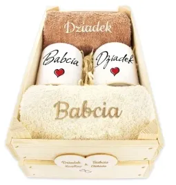 prezent-na-dzien-babci-i-dziadka-reczniki-i-kubki-swieta-dzien-dziadkow-dbn
