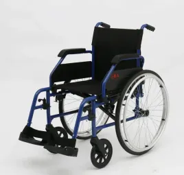 wozek-inwalidzki-at52303-lekki-skladany-szeroki-nawet-do-51-cm