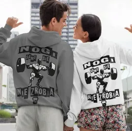 bluza-z-kapturem-na-silownie-nogi