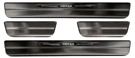 toyota-corolla-cross-xg1tj-2022-nakladki-listwy-progowe-progi