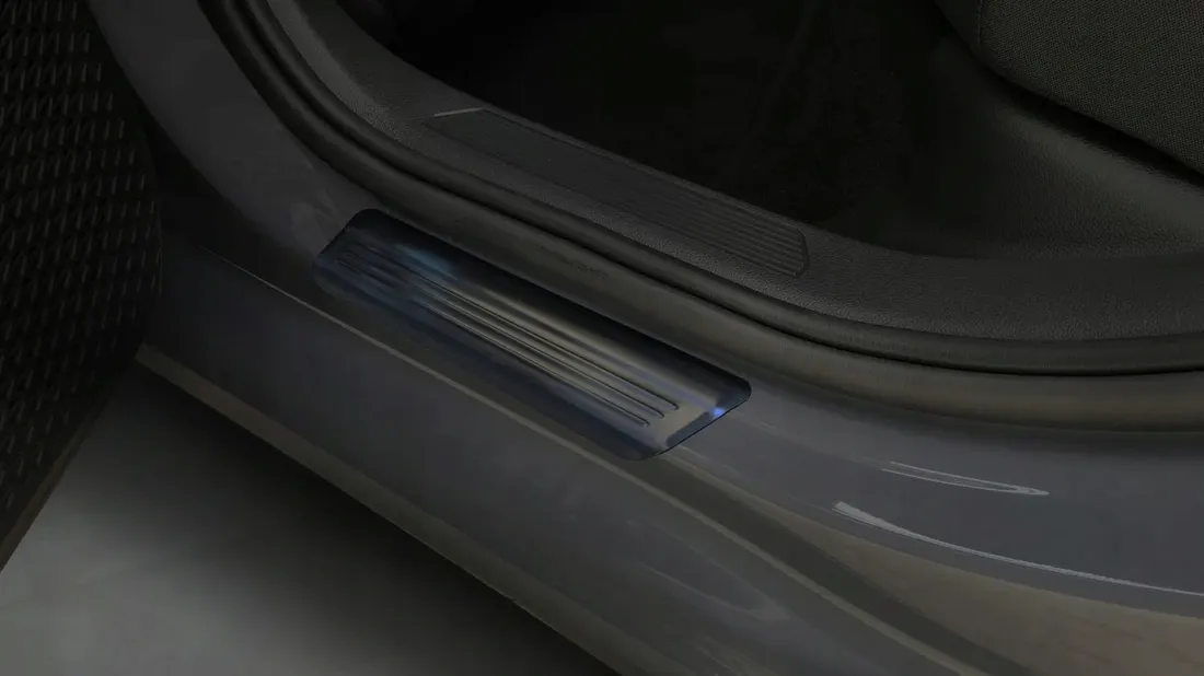 vw-golf-viii-hatchback-5d-2019-nakladki-progowe