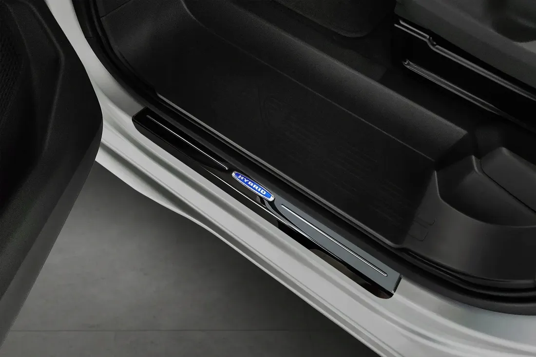 vw-multivan-t7-2021-nakladki-listwy-progowe-progi
