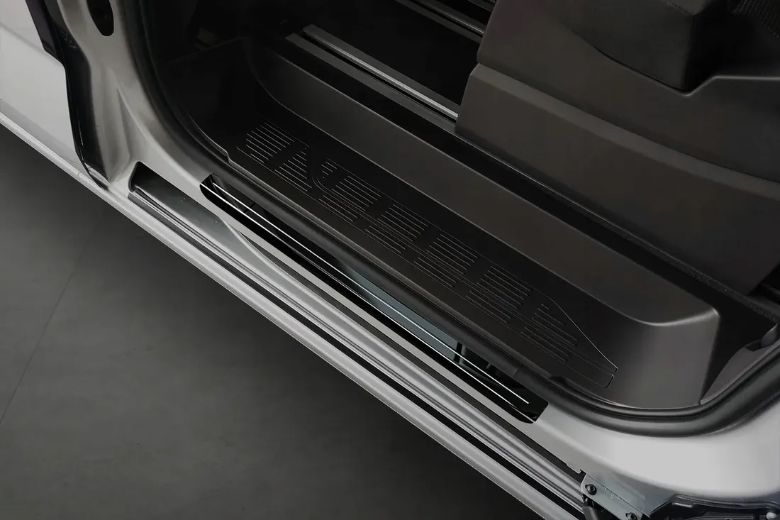 vw-multivan-t7-2021-nakladki-listwy-progowe-progi-stan-nowy