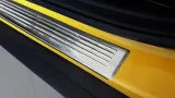 kia-stonic-crossover-2017-nakladki-progowe-producent-avisa