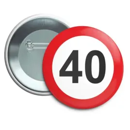 przypinka-40-urodziny-traffic-birthday-okragla-56-mm