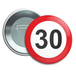 przypinka-30-urodziny-traffic-birthday-okragla-56-mm