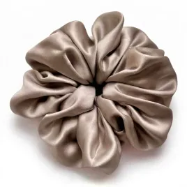 jedwabna-gumka-do-wlosow-100percent-jedwab-scrunchie-taupe-xxl-meravil