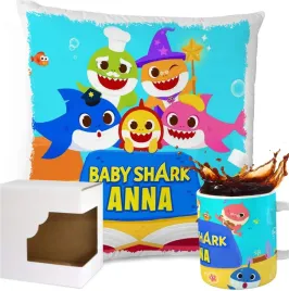 zestaw-poduszka-kubek-baby-shark-maly-rekin-prezent-dziecka-mikolaj-swieta