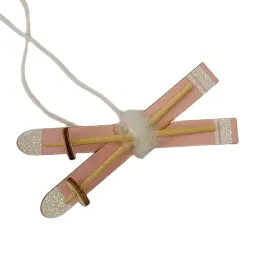 zawieszka-narty-rozowe-z-futerkiem-10-cm