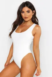 fc16302-boohoo-dopasowane-biale-body-ramiaczka-20-xl