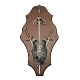 wyjatkowa-panoplia-z-napiersnikiem-i-sztyletami-ag39-v-01