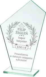 statuetka-szklana-z-grawerem-na-prezent-projekt