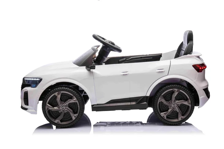 pojazd-audi-sq8-bialy