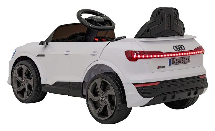 pojazd-audi-sq8-bialy