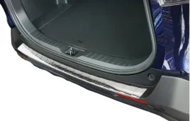 nakladka-na-zderzak-toyota-rav4-v-listwa