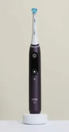 oral-b-io-8-szczoteczka-elektryczna-magnetyczna-io8-fioletowa