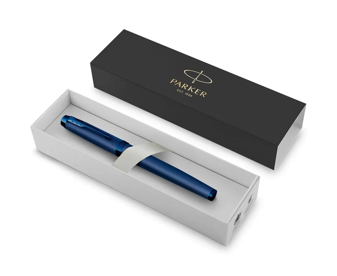 roller-parker-im-professionals-monochrome-blue