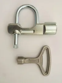 klodka-energetyczna-jarzmowa-kwadrat-kw-8-mm-do-skrzynek-kw-8-mm