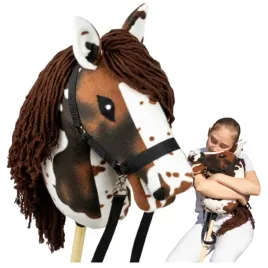 skippi-hobby-horse-kon-na-kiju-gniado-srokaty-a3-kantar-i-wodze
