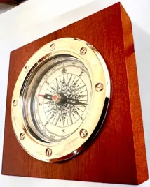 kompas-navigator2-klasyczna-elegancja-w-mosiadzu-i-drewnie-personaliza